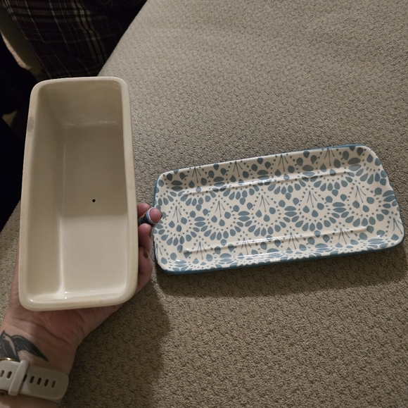 The Pioneer Woman vintage-style butter dish - Picture 2 of 3